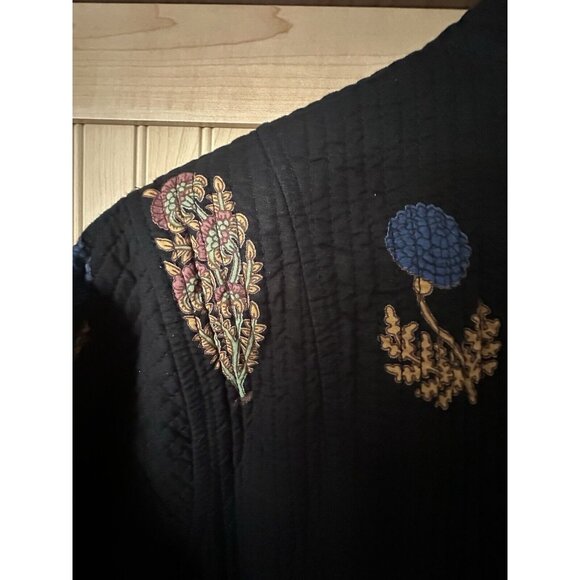 Metropolitan Museum of Art Black Floral Quilted Art To Wear Light Jacket - Small - Picture 5 of 6